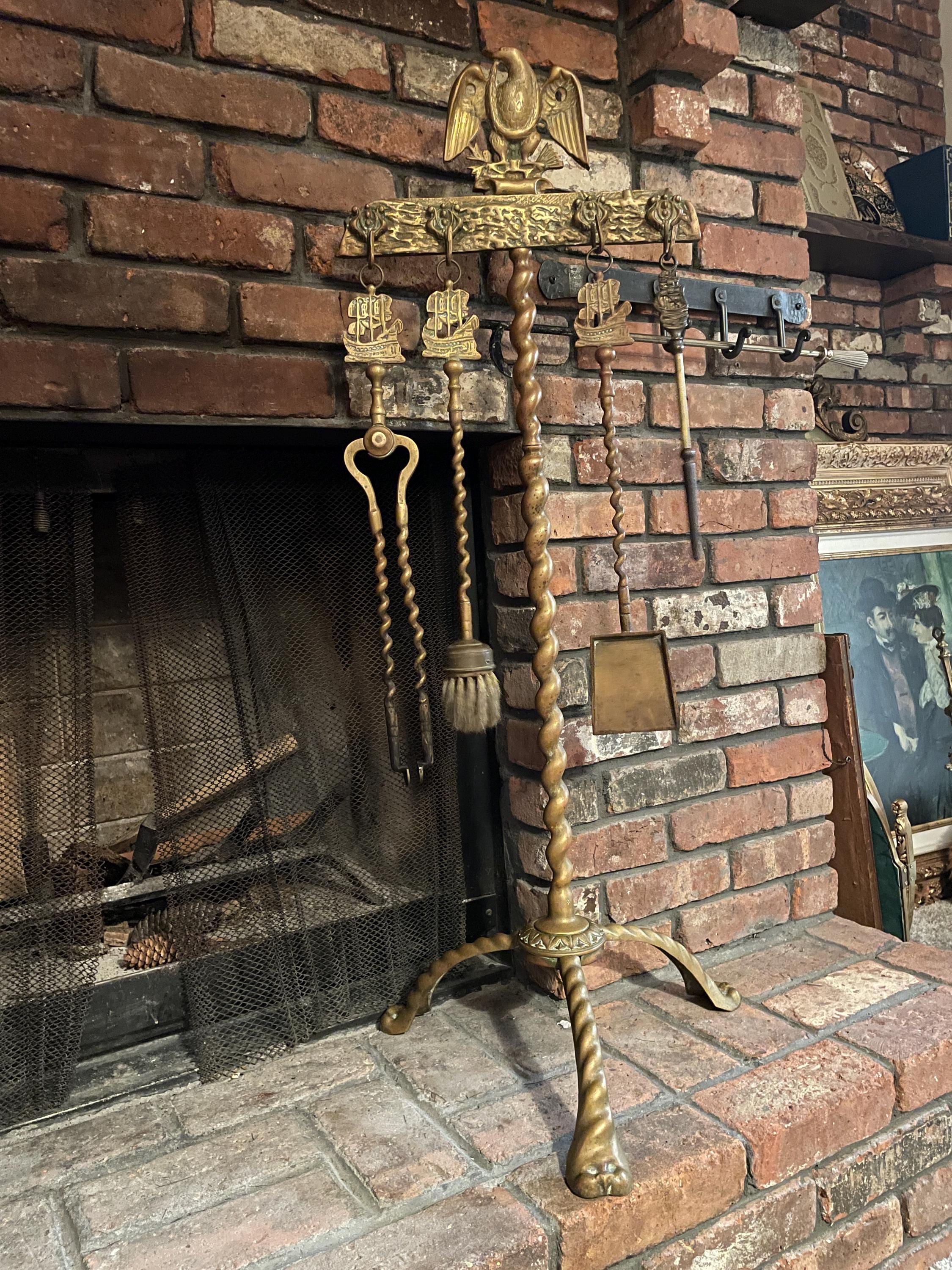 Antique Brass Rare Fireplace Tool Set Eagle Motif Decorative Hearth Accessory Brass Fireplace Tool Set with Eagle Motif and Twisted Stand