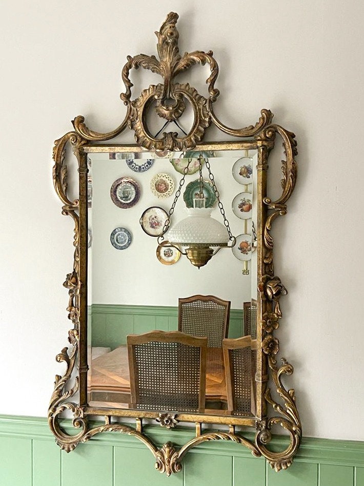 Baroque Style Gold Wall Mirror Rococo Design French Antique Style Scroll Leaf Motif Heavy Ornate Frame Entryway Accent Vintage Decoration
