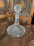 Cut Crystal Glass Decanter Stopper Lid Vintage Elegant Barware Heavy Clear Carafe Home Display Centerpiece Collectible Tableware Chic