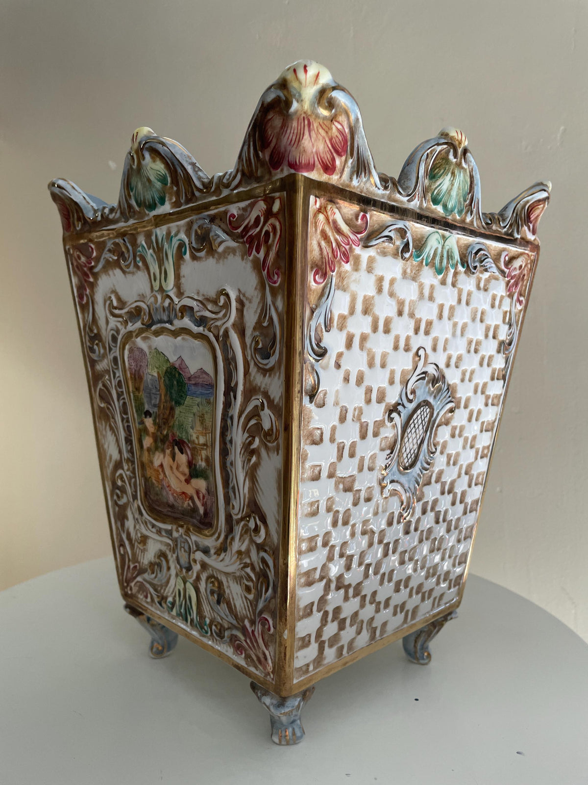 Hand Painted Italian Ceramic Planter Rococo Style Decorative Footed Cachepot Cherub Scene Ornate Vase Home Decoration Art Pot Unique