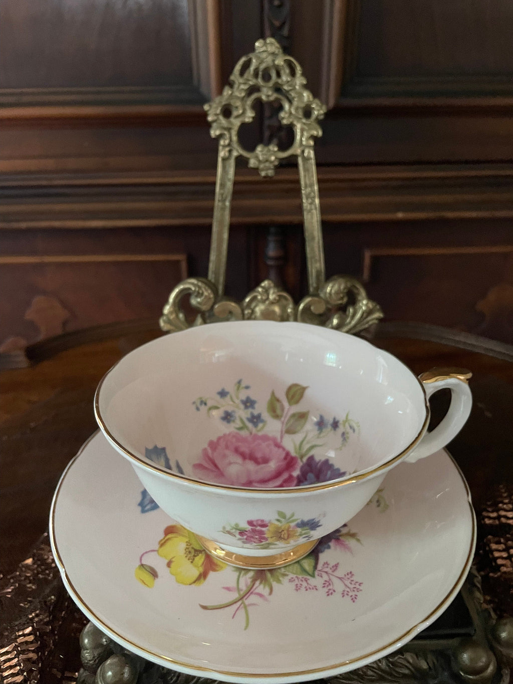 Vintage Royal Grafton Fine Bone China Teacup Saucer Set Pink Floral Gold Trim English Porcelain Afternoon Tea Display Collectible Elegant