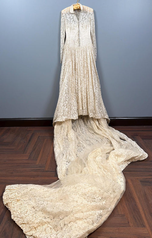 Antique Edwardian Lace Wedding Dress – High Neck Long Sleeve Bridal Gown (c.1910–1925)
