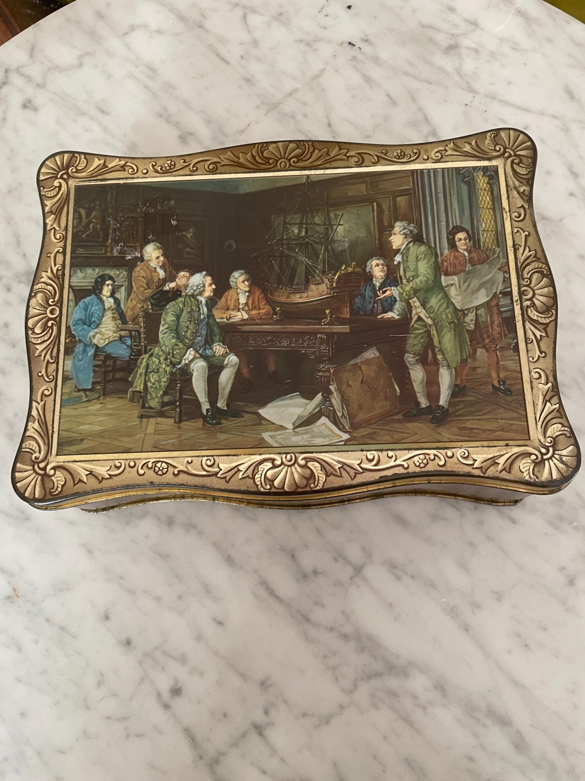 Vintage Patria Biscuit Tin Decorative Metal Box Dutch Scene Collectible Storage Container Gold Interior Baroque Design European Style