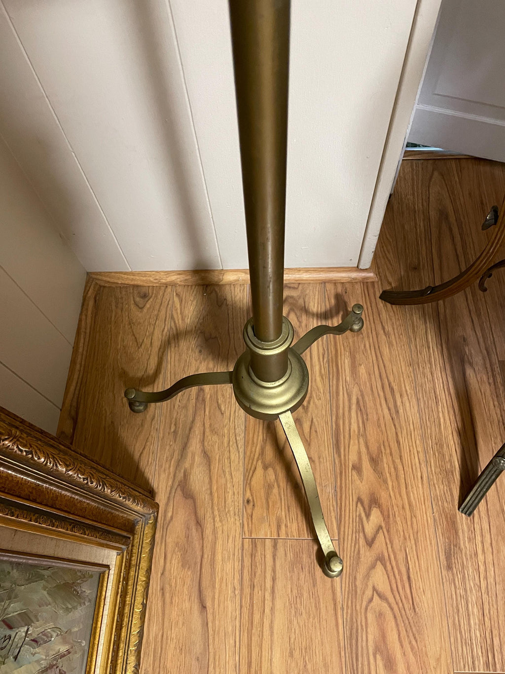 Antique Brass Standing Vanity Mirror Electric Candelabra Floor Lamp Victorian Boudoir Light Fixture Oval Mirror Candle Holder Light Decor