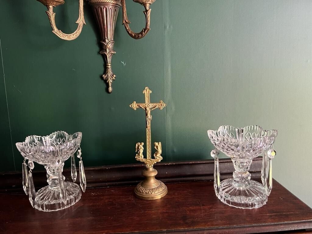 Vintage Crystal Footed Bowl Pair Hanging Prisms Cut Glass Centerpiece Altar Decoration Gothic Victorian Style Timeless Elegance Display