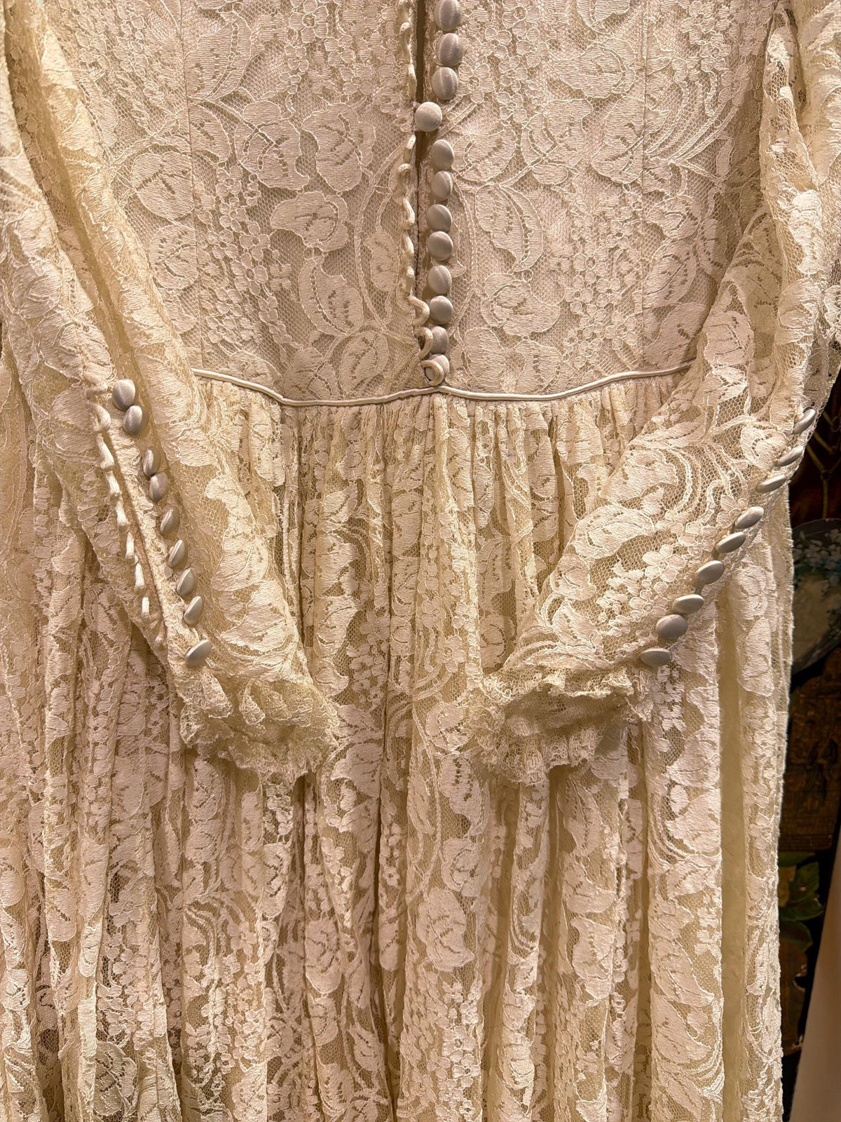 Antique Edwardian Lace Wedding Dress – High Neck Long Sleeve Bridal Gown (c.1910–1925)