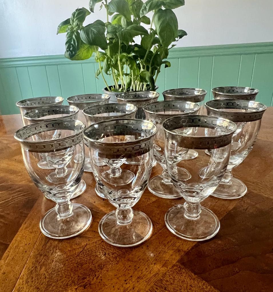Vintage Silver Rimmed Water Goblets Set Elegant Clear Glass Footed Cups Classic Mid Century Barware Wedding Dinner Display Collection