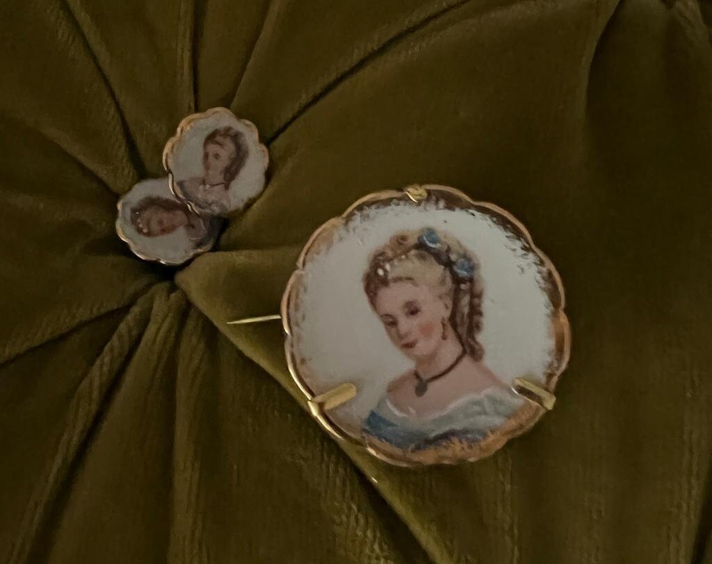 Vintage 1940s Limoges Hand Painted  Porcelain Cameo-like Trombone Clasp Screw Back Earrings and Brooch Set in Box Amazing Vintage Gift