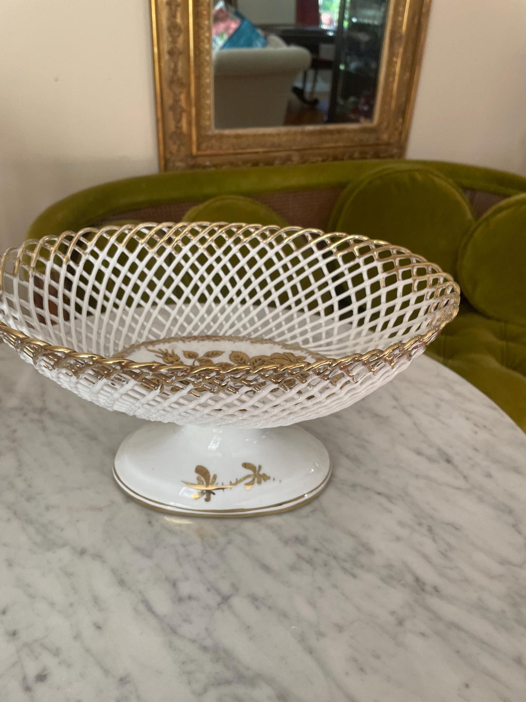 Vintage Porcelain Gold Hand Painted Italian Basket Tableware Serving Dish Fruit Dish Pedestal Bowl  with Gold Accent Vintage Centerpiece