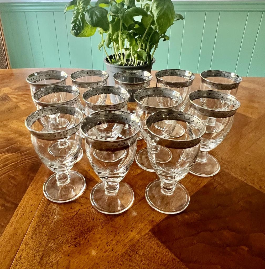 Vintage Silver Rimmed Water Goblets Set Elegant Clear Glass Footed Cups Classic Mid Century Barware Wedding Dinner Display Collection