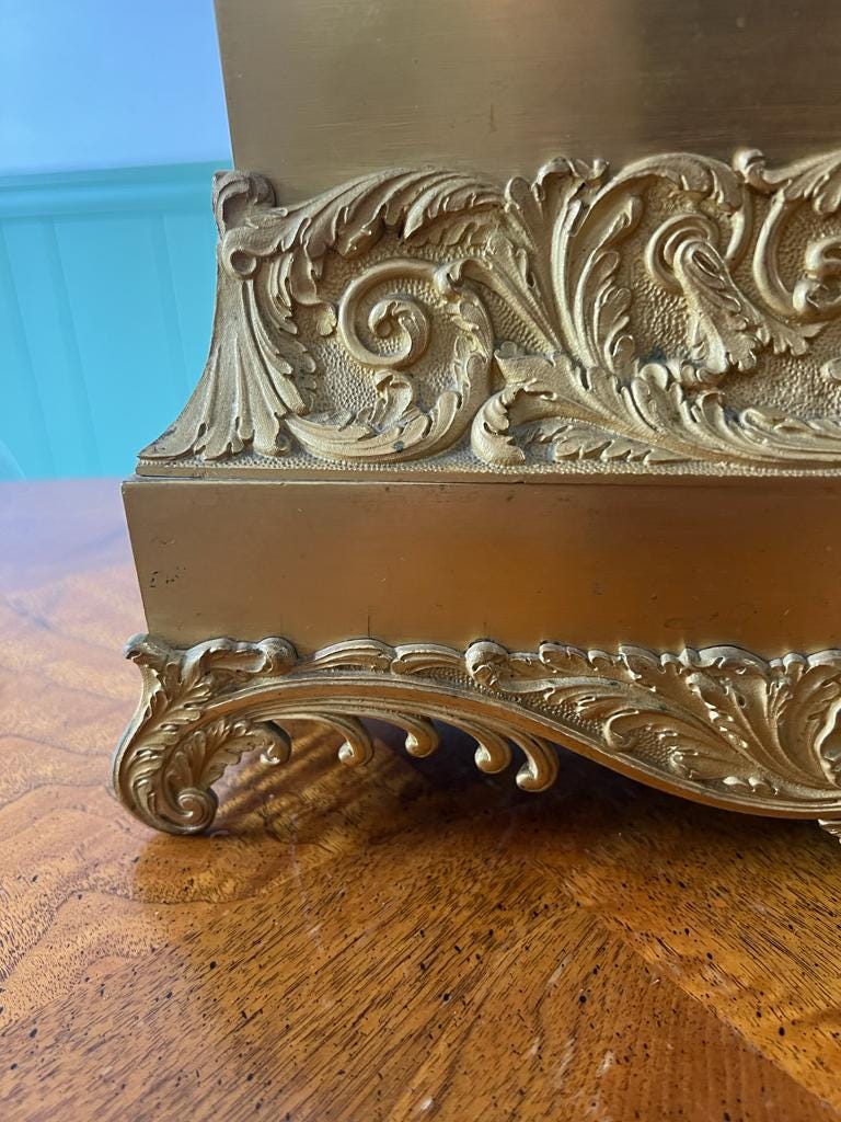 Antique French Early 19th Century Gilded Bronze Mantel Clock Antique Victorian Sculpture Ornate Floral Motifs Luxurious Bronze Mantel Clock